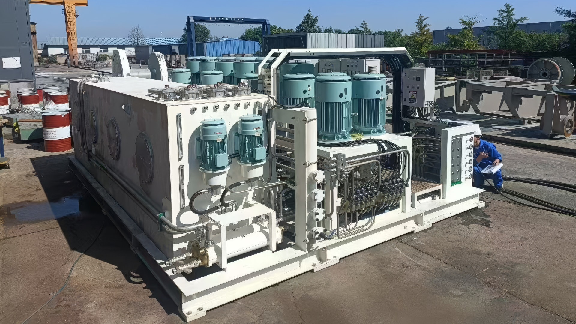 液压系统定制全套设备背景图